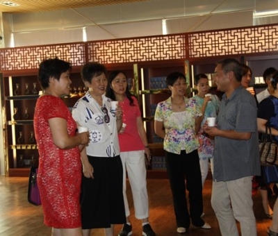 我省30多位女企業(yè)家蒞臨仙客來(lái)考察