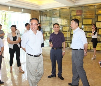 江西省委統(tǒng)戰(zhàn)部副部長、省民宗局局長張勇蒞臨仙客來公司調研