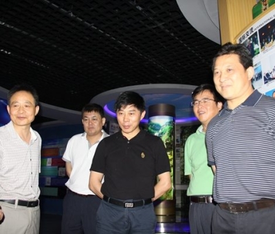 九江市食品藥品監(jiān)督管理局李廣欣局長蒞臨仙客來公司視察調研