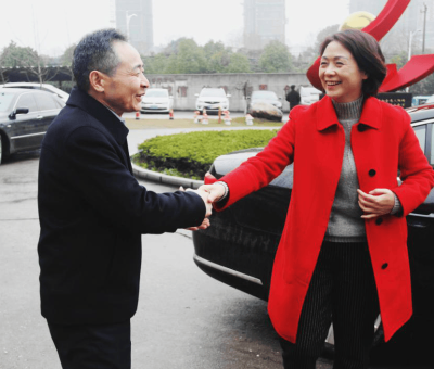 市委常委、統(tǒng)戰(zhàn)部長(zhǎng)廖奇志一行人走訪仙客來(lái)生物科技有限公司