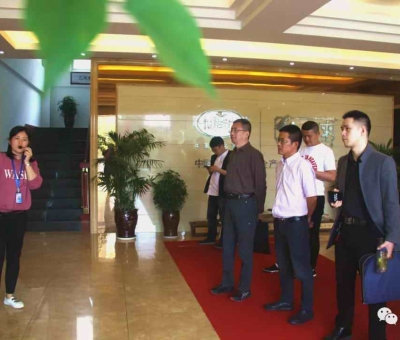 “堅(jiān)扶實(shí)業(yè)，造福人民”推動(dòng)食用菌產(chǎn)業(yè)升級(jí)！省發(fā)改委商價(jià)管理處領(lǐng)導(dǎo)蒞臨仙客來靈芝調(diào)研。