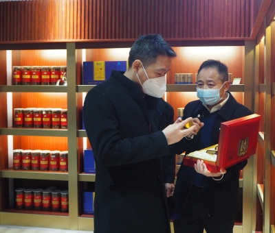 市委常委、市紀(jì)委書記熊明一行到仙客來(lái)公司走訪慰問(wèn)并調(diào)研食品安全工作